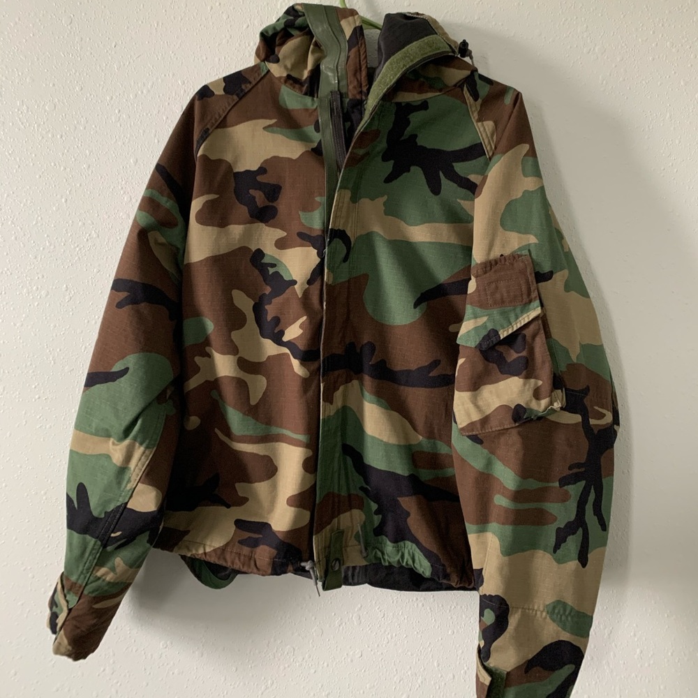XL men’s water resistant hipster camo jacket